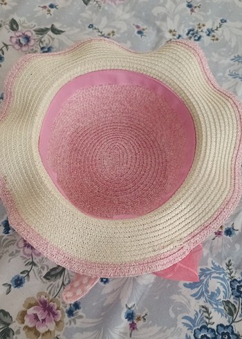 5-8 Yaş, 22 cm Beden Çiçekli Fırfırlı Pembe Kız Çocuk Şapkası