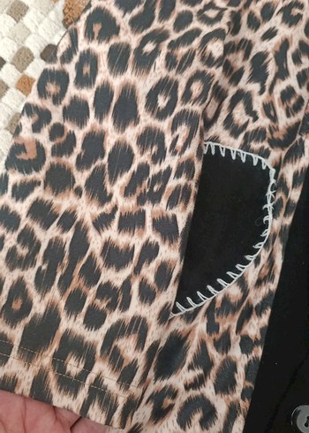 Düğmeli Leopar Desenli Kadın Ceket - Görsel 3