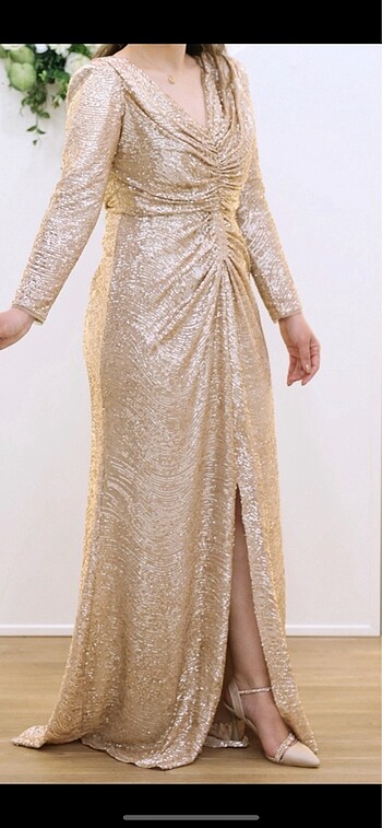 l Beden Pullu Gold Elbise ????
