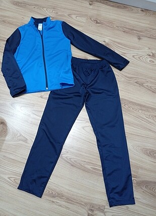 Decathlon 12 yas mevsimlik esofman takimi