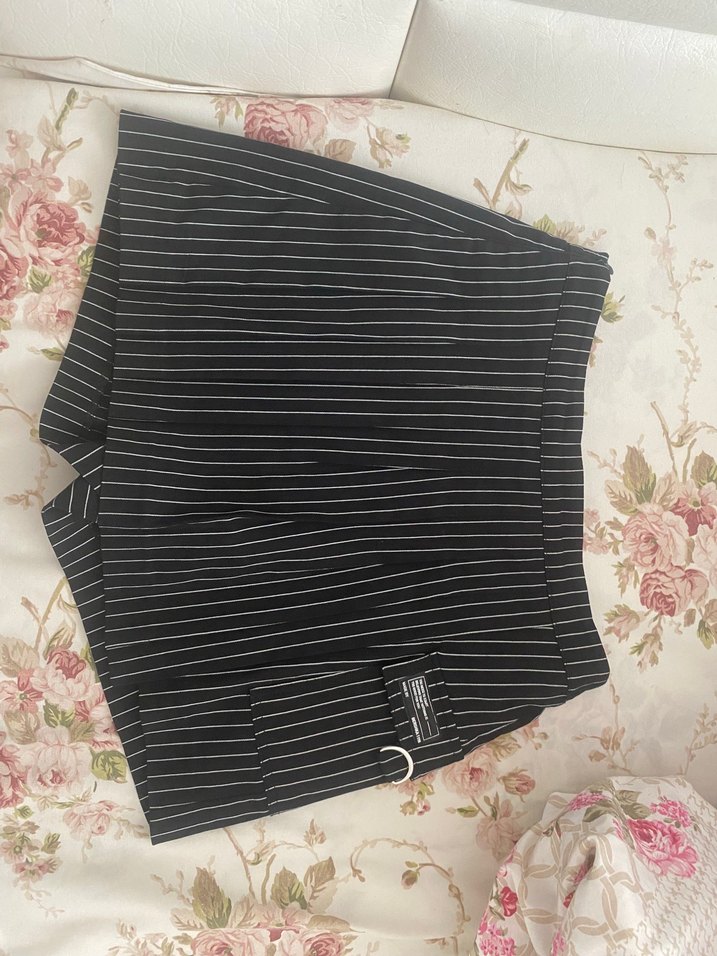 Pilili Siyah Çizgili Şort etek - Görsel 3