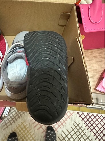 24 Beden Orjinal Nike sandalet