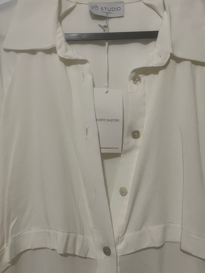 Düğmeli Beyaz Uzun Kollu Kadın Elbise - Görsel 2