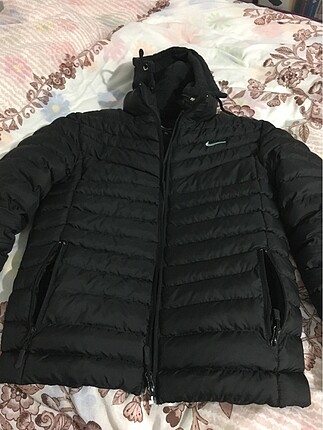 Nike mont