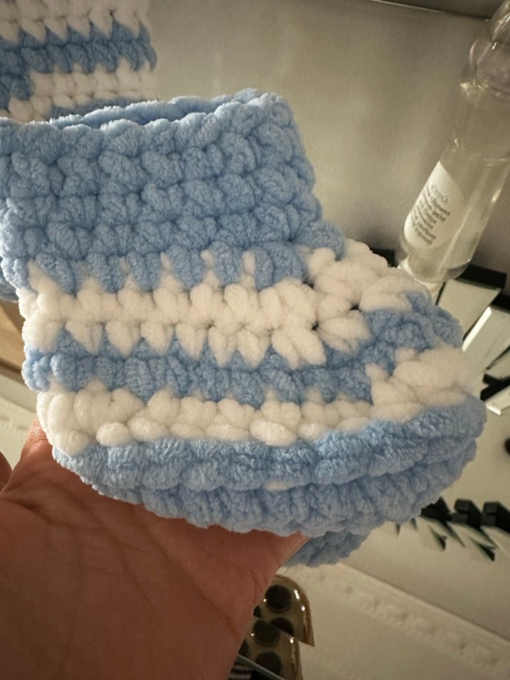 Mavi Örgü Erkek Bebek Patik - Görsel 2