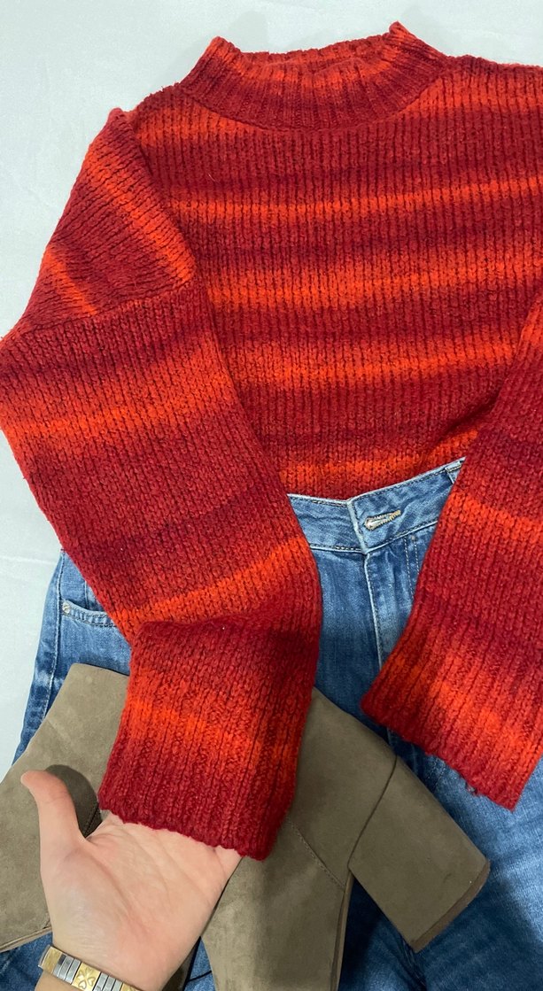 Kırmızı Yüksek Yaka Örgü Kadın Kazak - Görsel 3