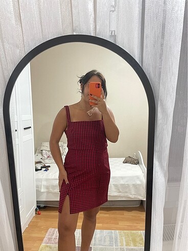 Askılı yazlık mini yırtmaçlı elbise