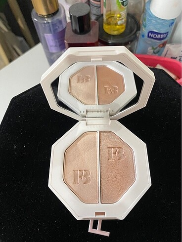 Fenty beauty highlighter