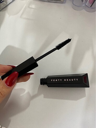 Fenty Beauty Fenty beauty maskara