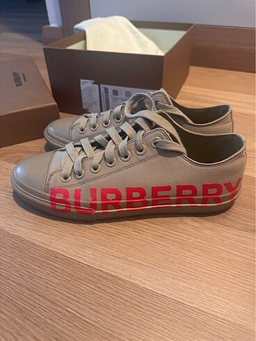 Burberry ayakkabı