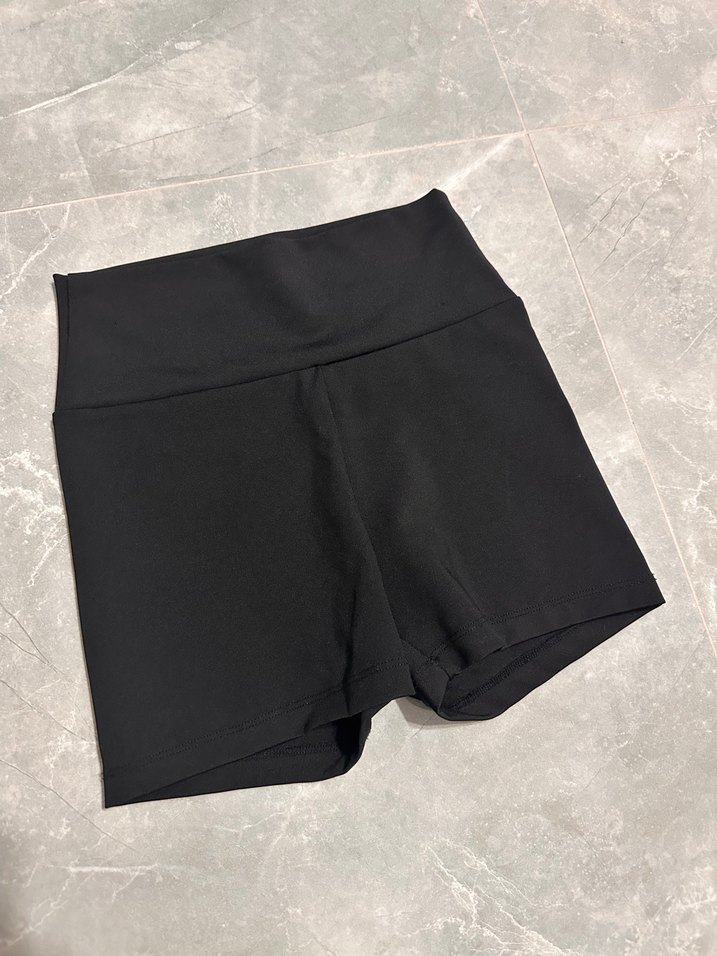 Kadın Siyah Yüksek Bel Mini Şort - Görsel 3