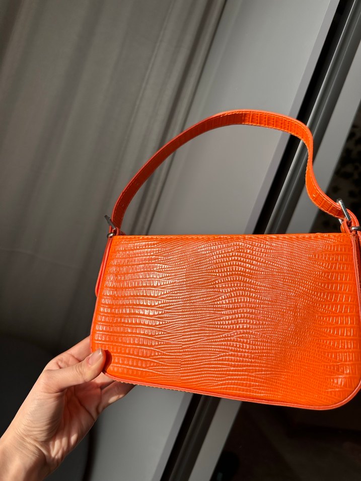 Turuncu Parlak Deri Yılan Desenli Çanta - Görsel 3