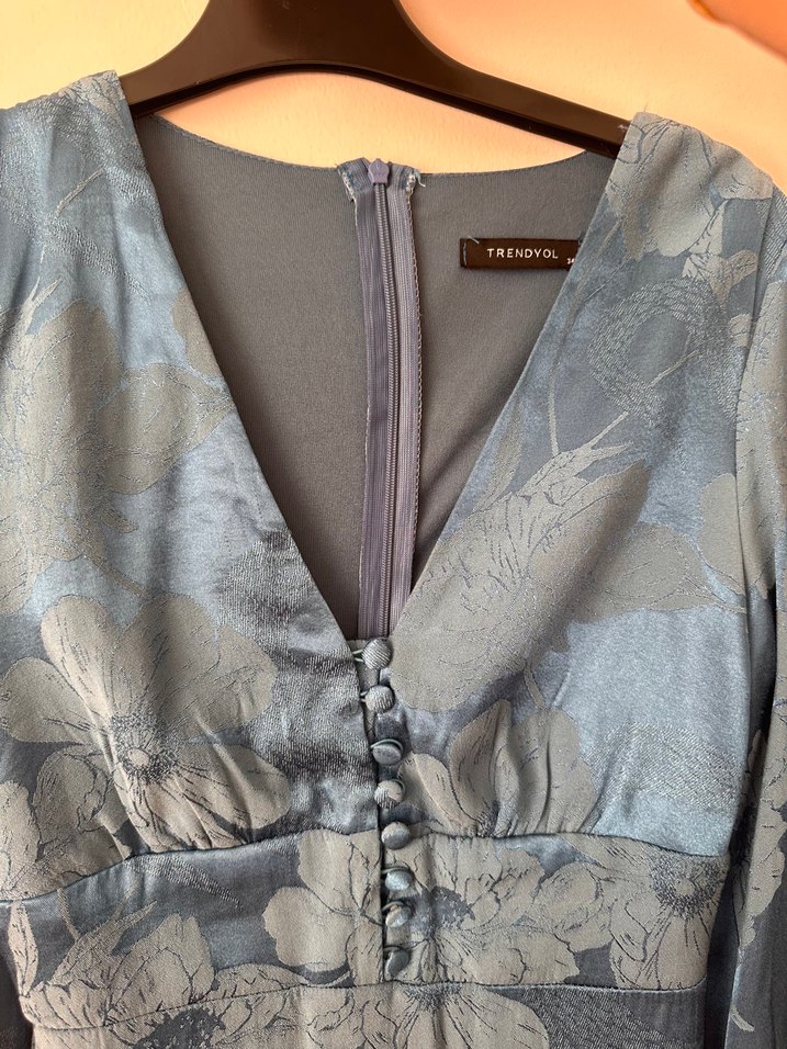 V Yaka Düğmeli Bohem Elbise - Görsel 4