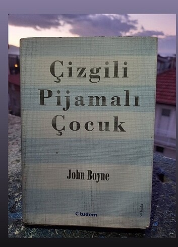 Çizgili pijamalı çocuk John boyne 