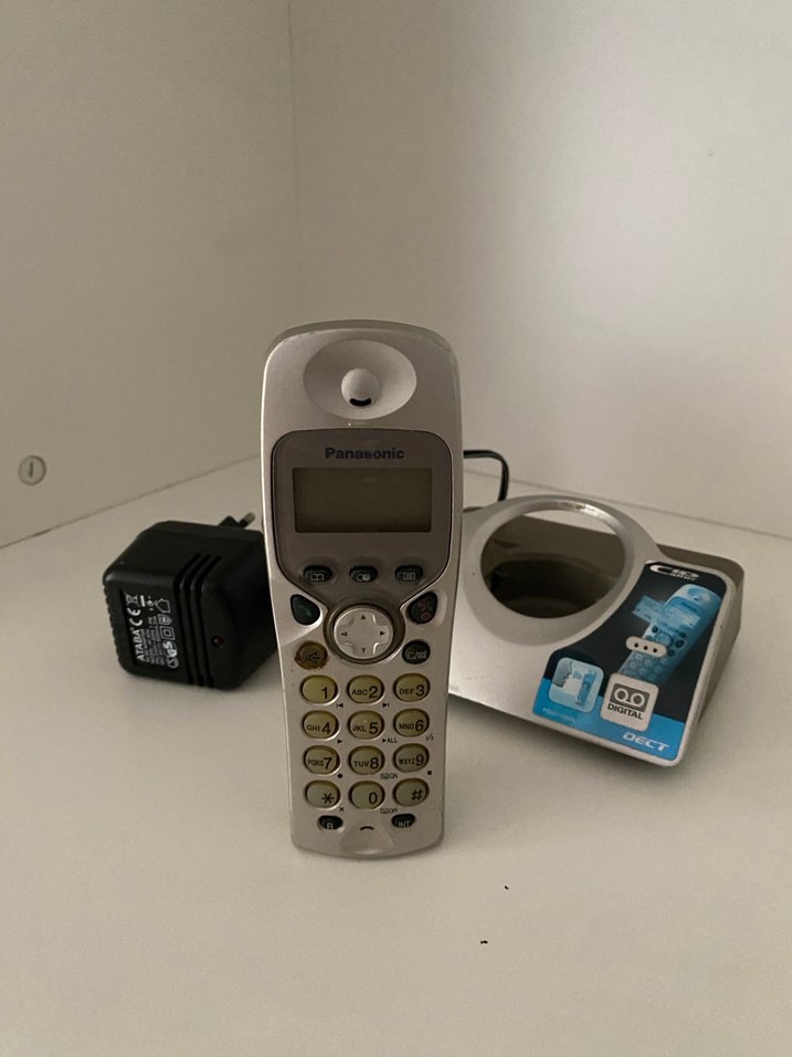 Panasonic Telsiz Telefon ve Adaptör - Görsel 3