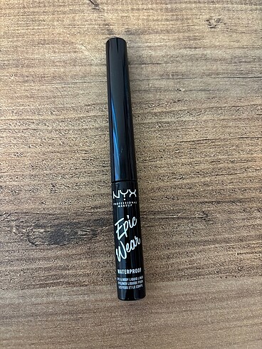 Nyx epic wear metalik eyeliner