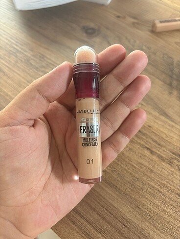 Maybelline anti age eraser kapatıcı