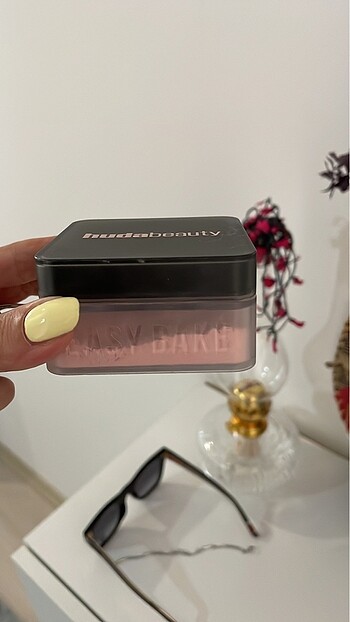 Huda Beauty Huda Beauty Pembe Pudra
