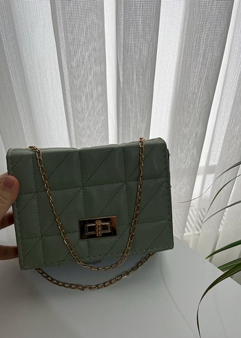 Zincir Detaylı Koyu Yeşil Yılan Desenli Deri Çanta - Görsel 2