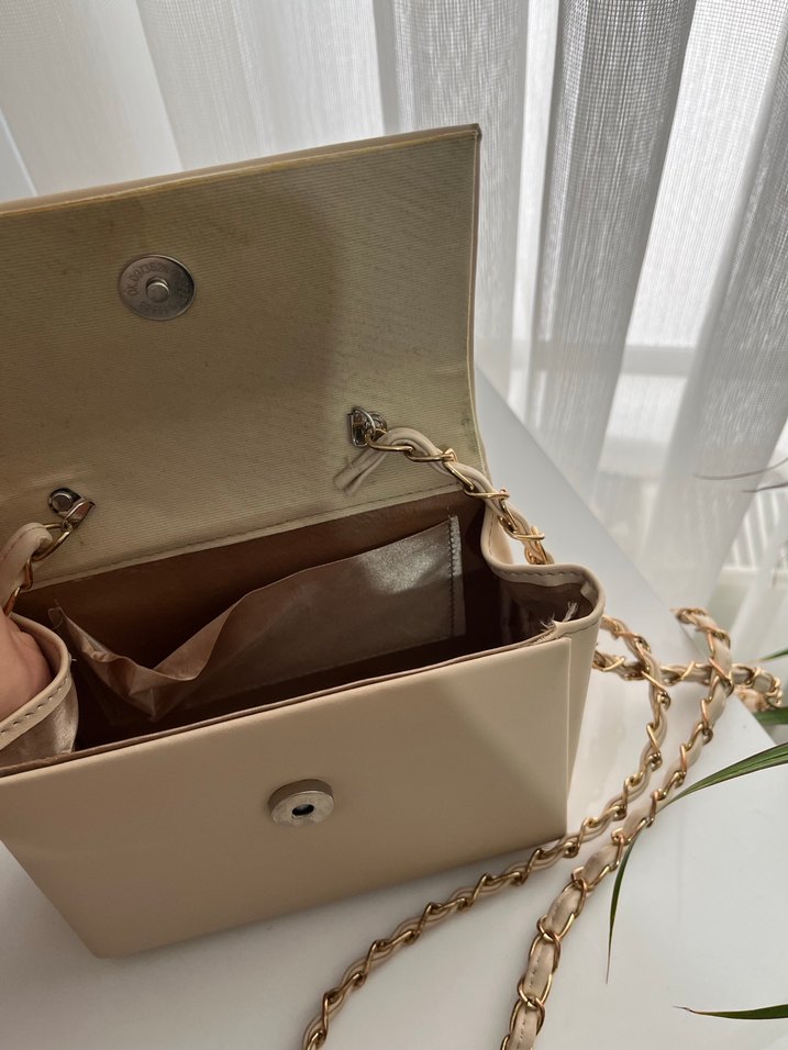 Bej Zincir Detaylı Kadın Deri Çanta - Görsel 2