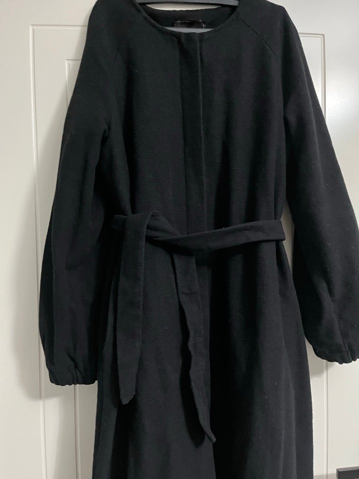 Siyah Kemerli Uzun Kadın Kaban - Görsel 2