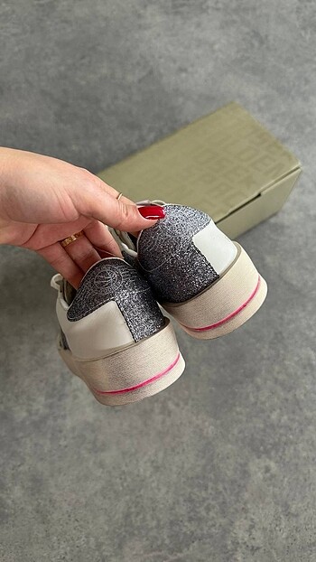39 Beden beyaz Renk Golden goose deluxe