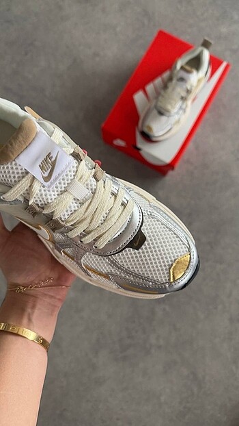 40 Beden beyaz Renk Nike v2k run khaki metallic silver