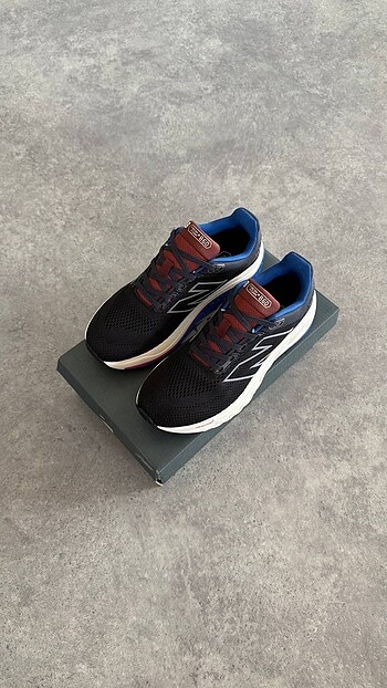 41 Beden New balance fresh foam X 860 v14 black white