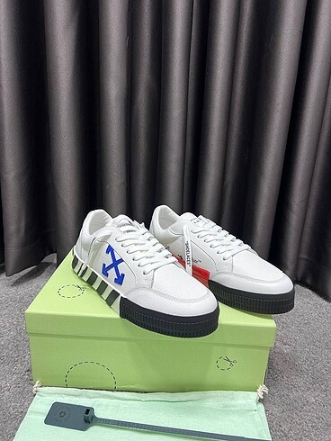 44 Beden Off white