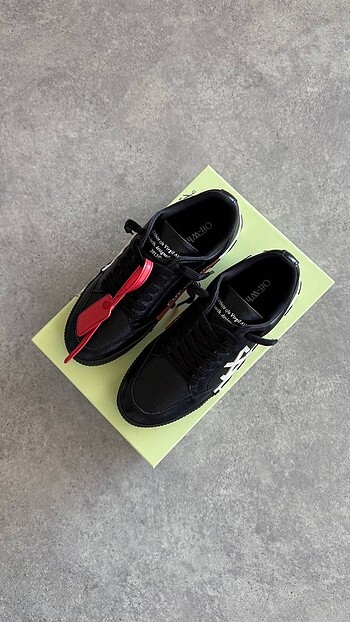 Off-White Off white