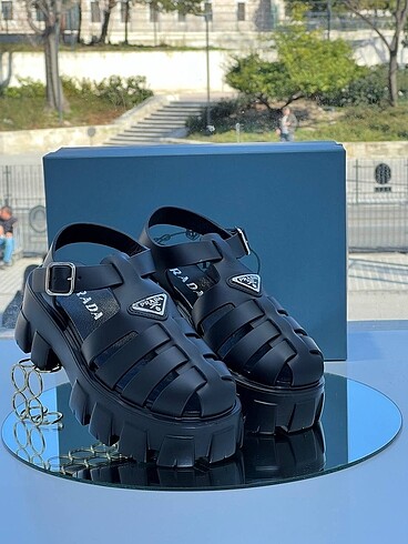 Prada sandalet