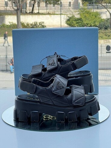 Prada Prada sandalet