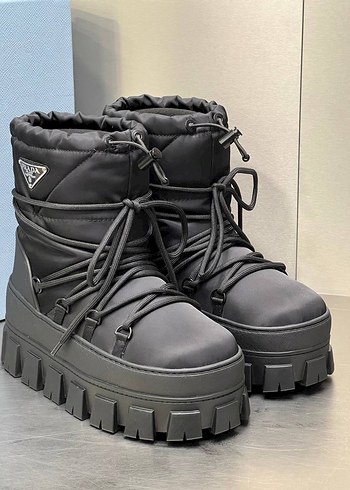 Prada Siyah Deri Bagcikli Bot