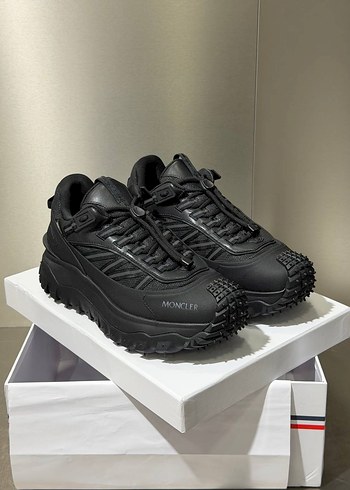 Moncler ürünü