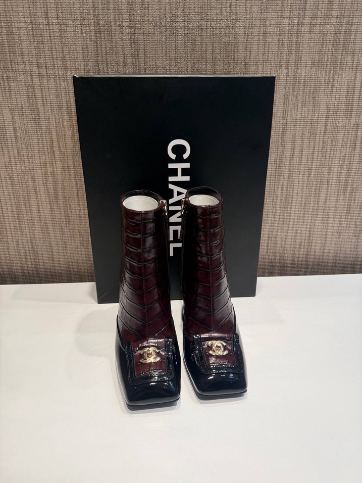 Chanel Koyu Bordo Çıtır Deri Topuklu Bot — görsel 4/6