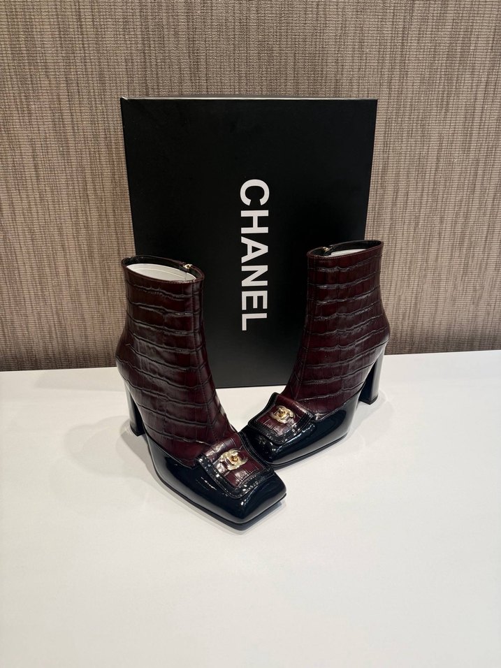 Chanel Koyu Bordo Çıtır Deri Topuklu Bot — görsel 2/6