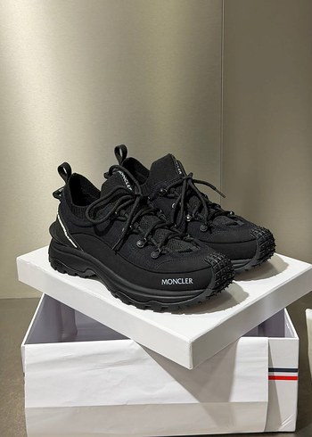 Moncler ürünü