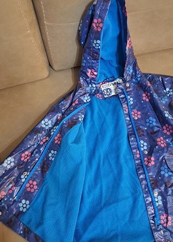 Kız Çocuk Kapüşonlu Çiçek Desenli Yağmurluk - Görsel 3