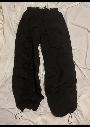 Bershka Paraşüt Kumaş Oversize Pantolon
