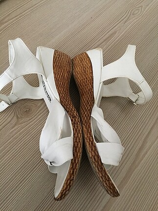 39 Beden Beyaz Sandalet