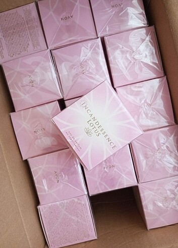 Avon incandessenc lotus