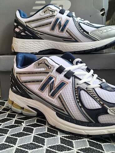 New Balance New Balance
