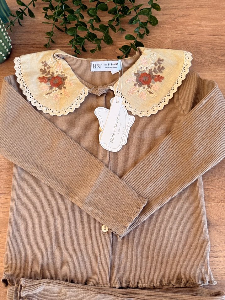 Bej Nakışlı Örgü Bebek Kız Takımı - Görsel 2