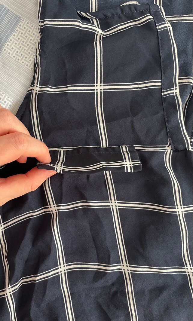 Lacivert kareli kolsuz ince gömlek bluz - Görsel 4