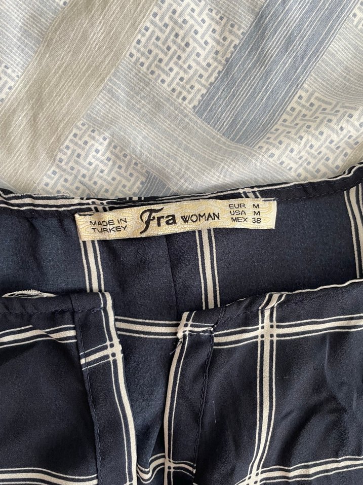 Lacivert kareli kolsuz ince gömlek bluz - Görsel 5