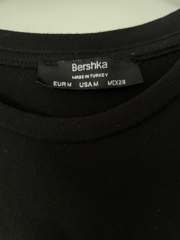 Bershka siyah uzun kol crop - Görsel 4