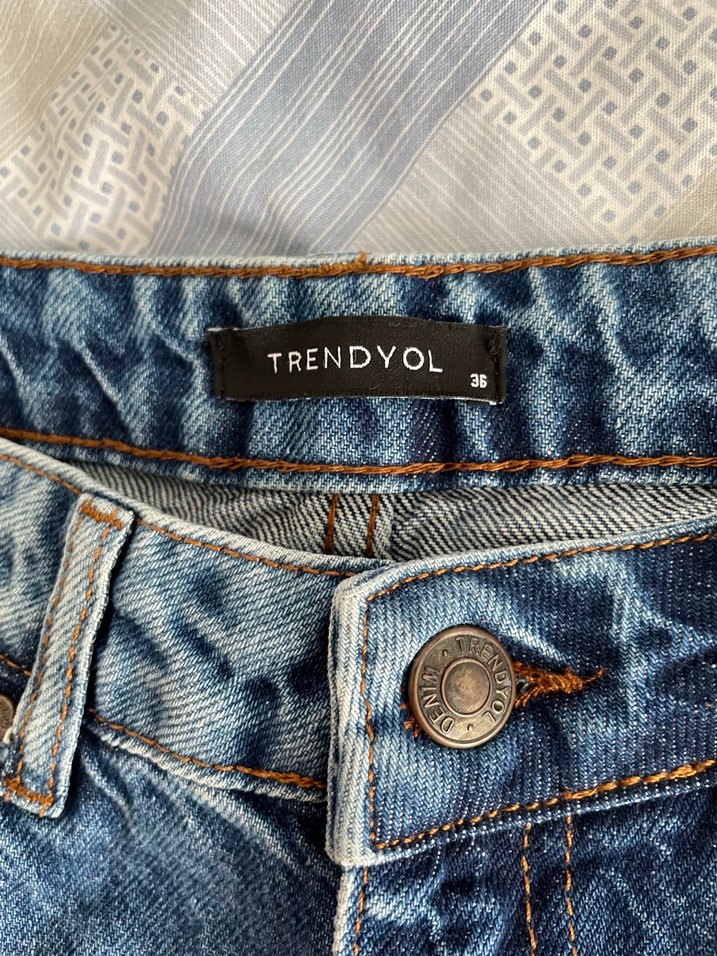 Mavi yırtık detaylı yüksek bel mom jean - Görsel 2