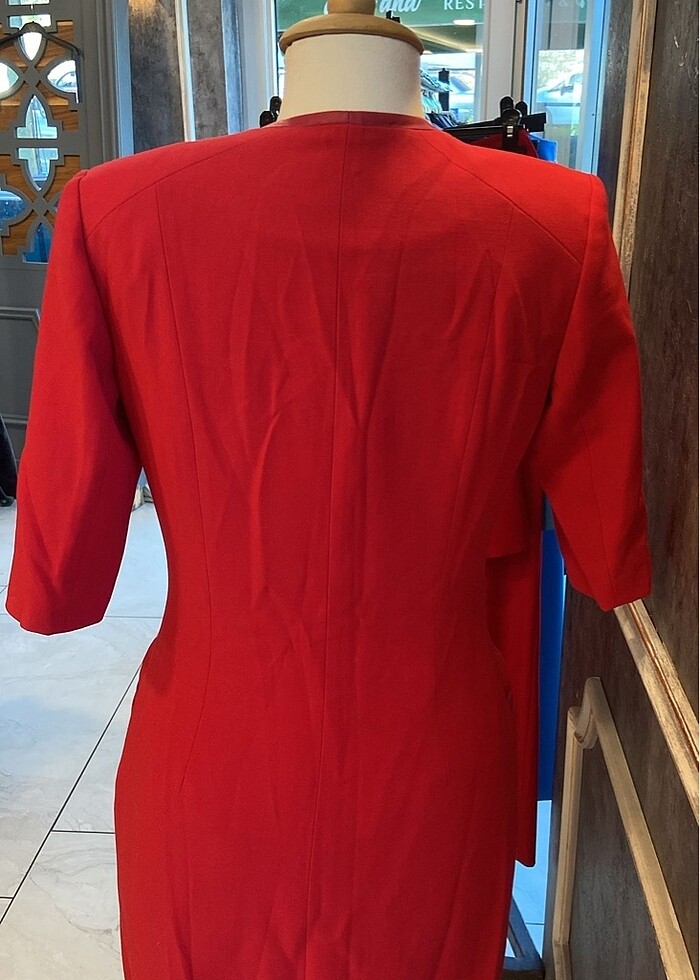 Zapa deri detaylı kırmızı elbise - Görsel 2