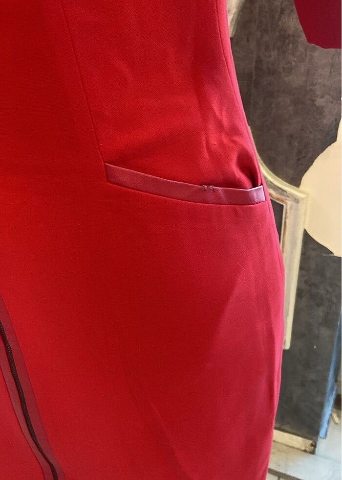Zapa deri detaylı kırmızı elbise - Görsel 5