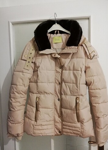 Zara Mont